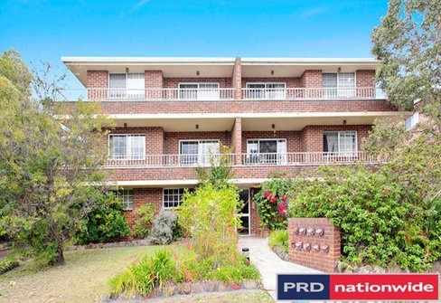 2/9-11 Carnarvon Street, CARLTON NSW 2218