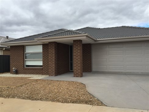 29 Aspect Drive, HUNTLY VIC 3551