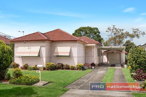 29 Burns Road, PICNIC POINT NSW 2213
