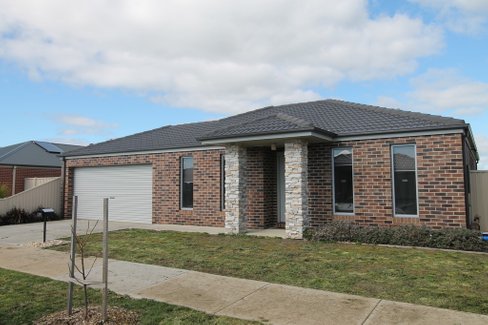 29 Chifley Drive, DELACOMBE VIC 3356