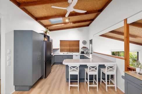 29 Currant Street, Elanora QLD 4221