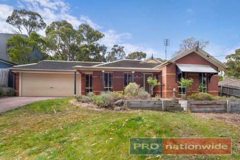 29 Darriwell Drive, MOUNT HELEN VIC 3350