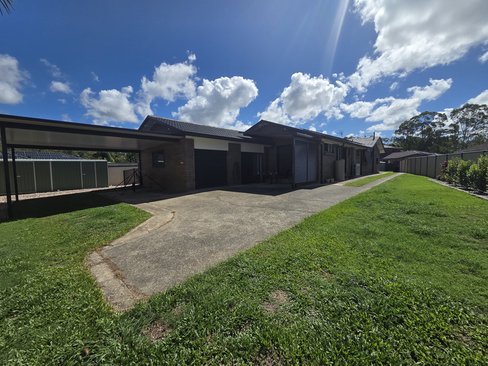 29 Dromana Crescent, HELENSVALE QLD 4212