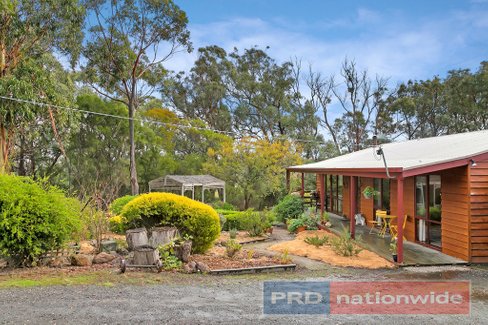 29 Glens Road, NEWTOWN VIC 3351