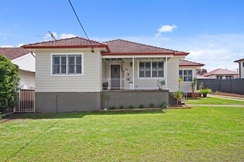 29 Green Street, TELARAH NSW 2320
