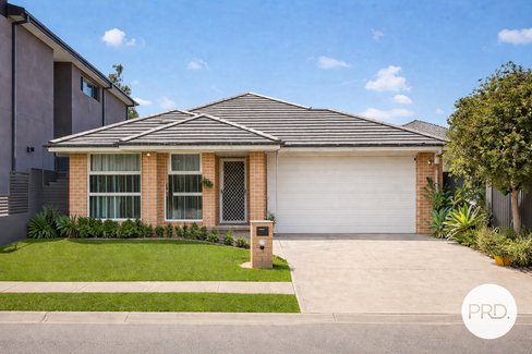 29 Greenhood Crescent, DENHAM COURT NSW 2565