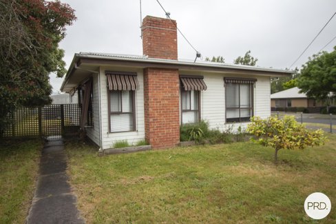 29 Hazel Road, WENDOUREE VIC 3355