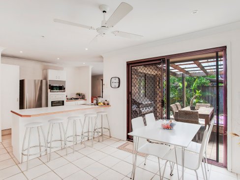 29 Montezuma Drive, BURLEIGH WATERS QLD 4220