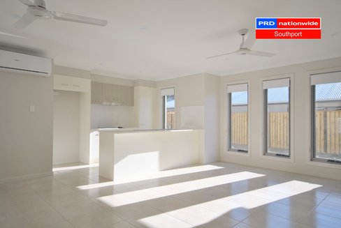 29 Moorinya Circuit, PIMPAMA QLD 4209