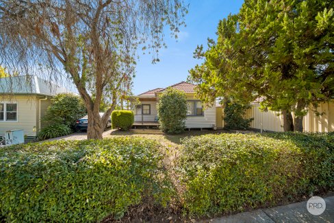 29 Oak Street, GOLDEN SQUARE VIC 3555