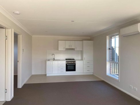 2/9 Reginald Drive, KOOTINGAL NSW 2352