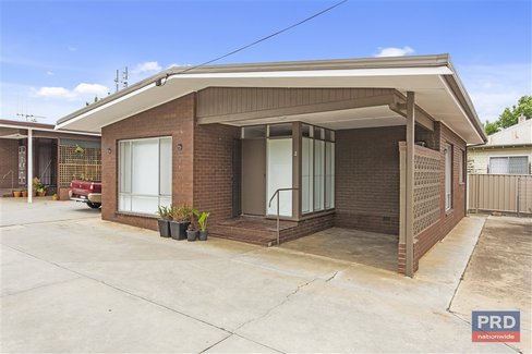 2/9 Sternberg Street, KENNINGTON VIC 3550