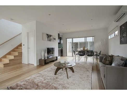 2 9 Strong Street Spotswood 3015