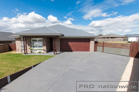 29 Threadtail Street, CHISHOLM NSW 2322