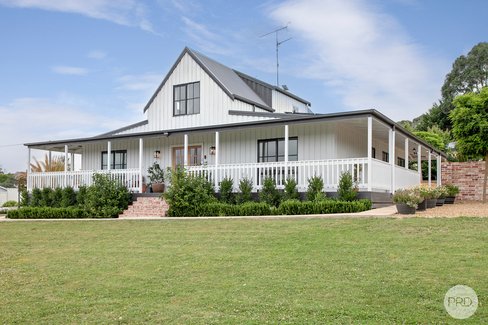 29 Urquhart Street, GORDON VIC 3345