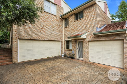 2/94 Woniora Road, HURSTVILLE NSW 2220