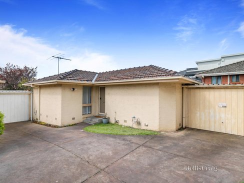 2 941 Doncaster Road Doncaster East 3109