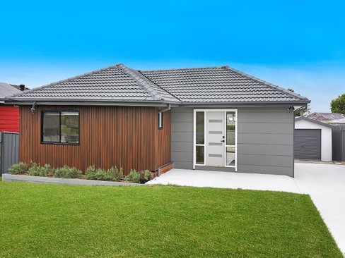 295 Northcliffe Drive, BERKELEY NSW 2506