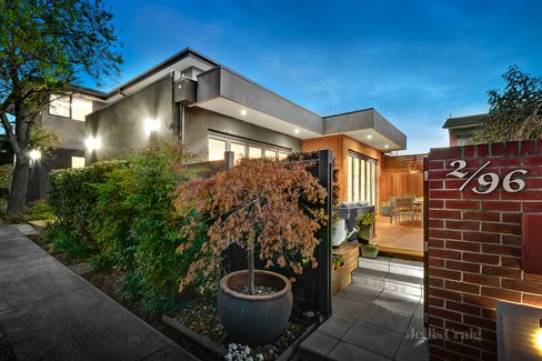 2/96 Campbell Road Hawthorn East 3123