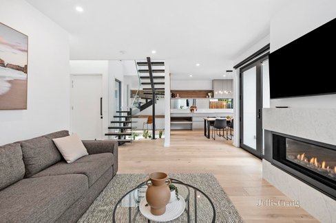 2 96 The Avenue Ocean Grove 3226