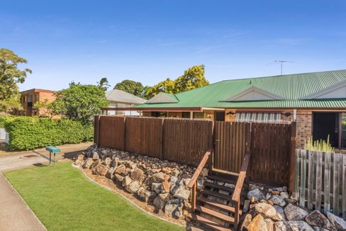 2/97 Nellie Street, NUNDAH QLD 4012