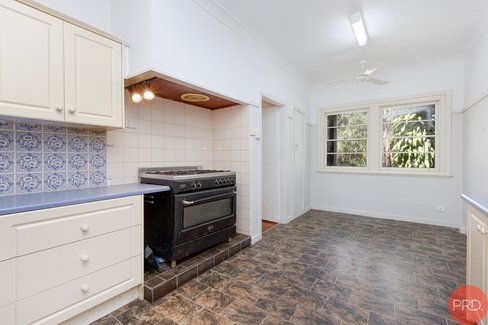 298 Newcastle Street, EAST MAITLAND NSW 2323