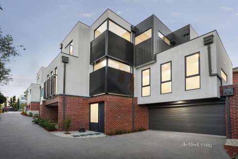 2/99 Atkinson Street Templestowe 3106