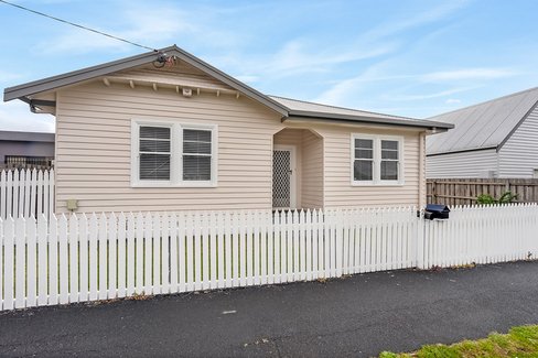 2a Knoll Street, GLENORCHY