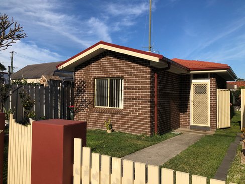 2A Nielsen Avenue, CARLTON