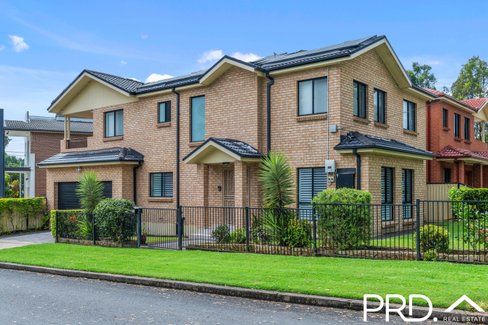 2a Ogilvie Street, EAST HILLS NSW 2213