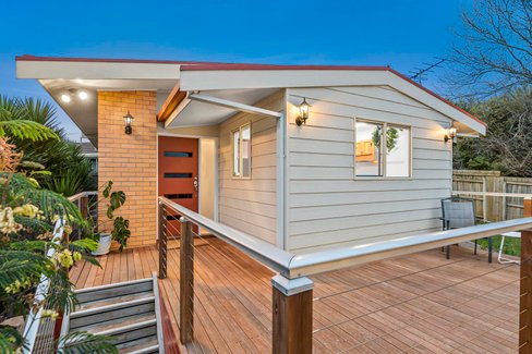 2A Royal Crescent Hamlyn Heights 3215