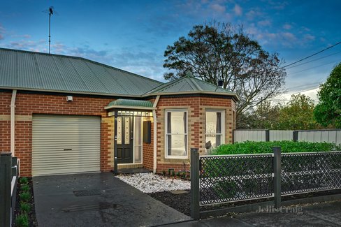 2a Russell Street Surrey Hills 3127