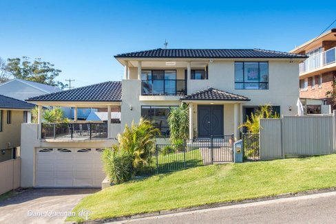 2a Taree Street, NELSON BAY NSW 2315