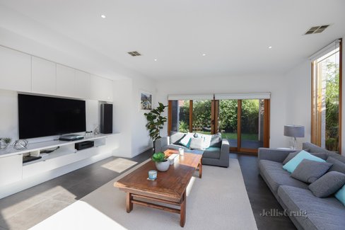 2A Vernon Street Spotswood 3015