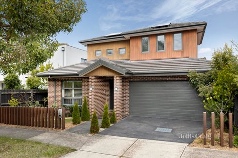 2B Chesney Drive Ringwood 3134