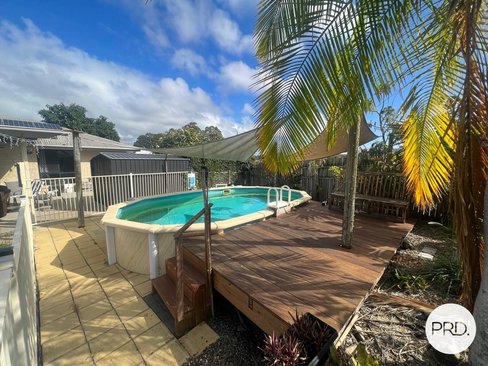 2B Golf View Drive, BOYNE ISLAND QLD 4680