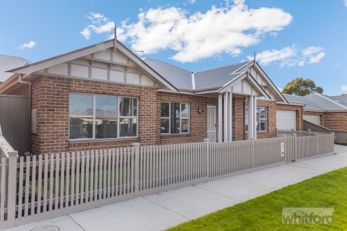 2B Lloyd Street, Belmont