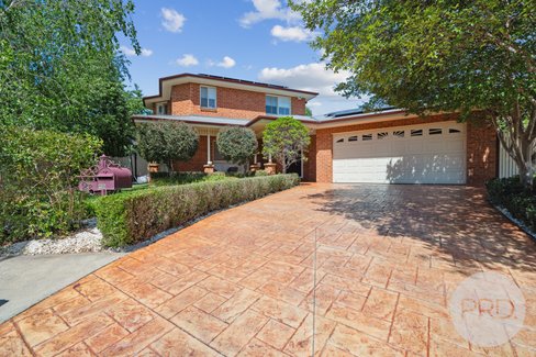 2B Lusher Avenue, TURVEY PARK NSW 2650