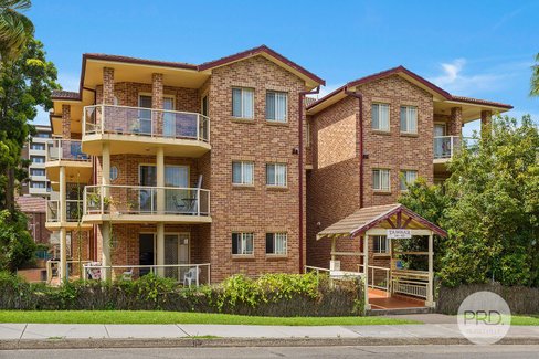 2C/38-42 Woniora Road, HURSTVILLE NSW 2220