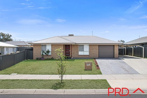 3 Barber Street, KOOTINGAL NSW 2352