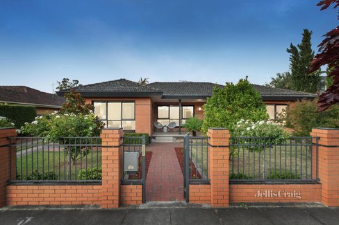 3 Carcoola Court Ormond 3204