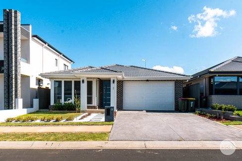 3 Chaikin Avenue, ORAN PARK NSW 2570