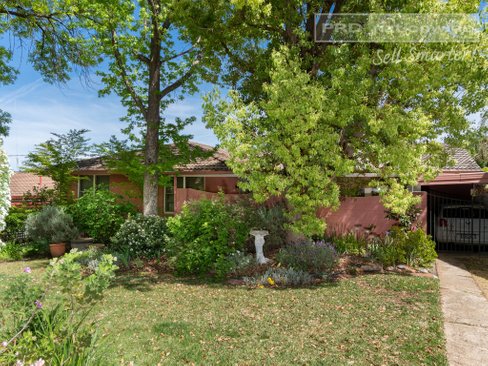 3 Churchill Avenue, KOORINGAL NSW 2650