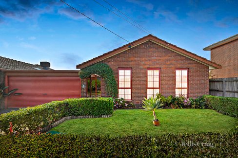 3 Cloverdale Close Burwood East 3151