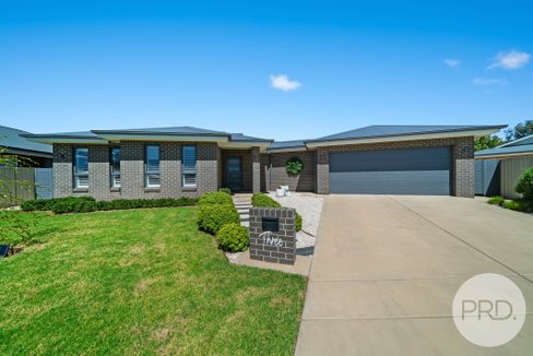 3 Couch Court, TURVEY PARK NSW 2650