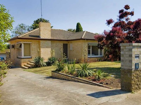 3 Craigie Road Newtown 3220