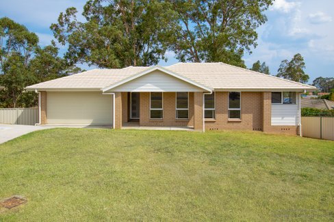 3 Crown Close, RUTHERFORD NSW 2320