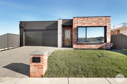 3 Divot Circuit, INVERMAY PARK