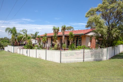 3 Foster Street, TENAMBIT NSW 2323