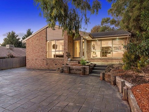 3 French Close Mooroolbark 3138